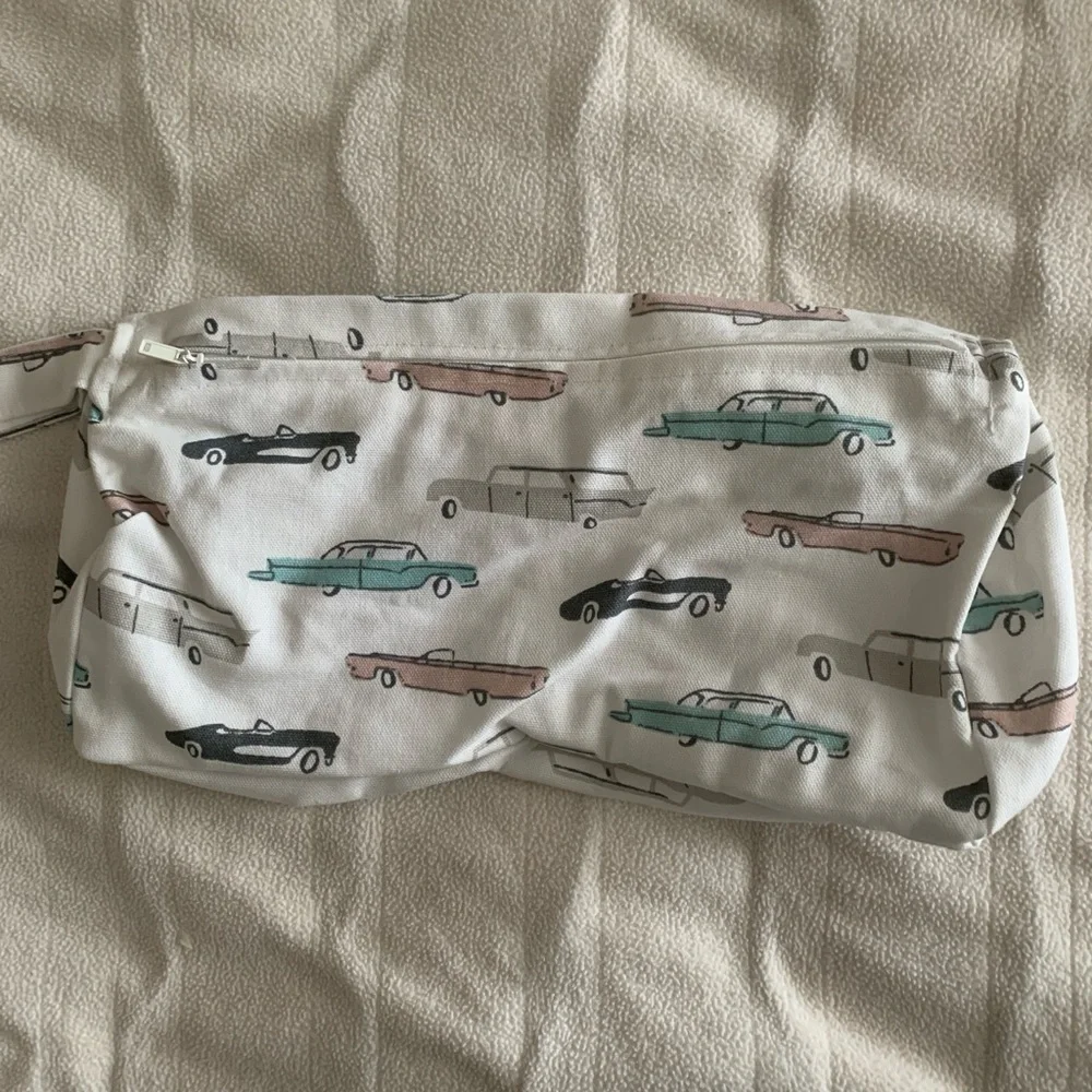NWOT Vintage Car Print Pouch with Handle